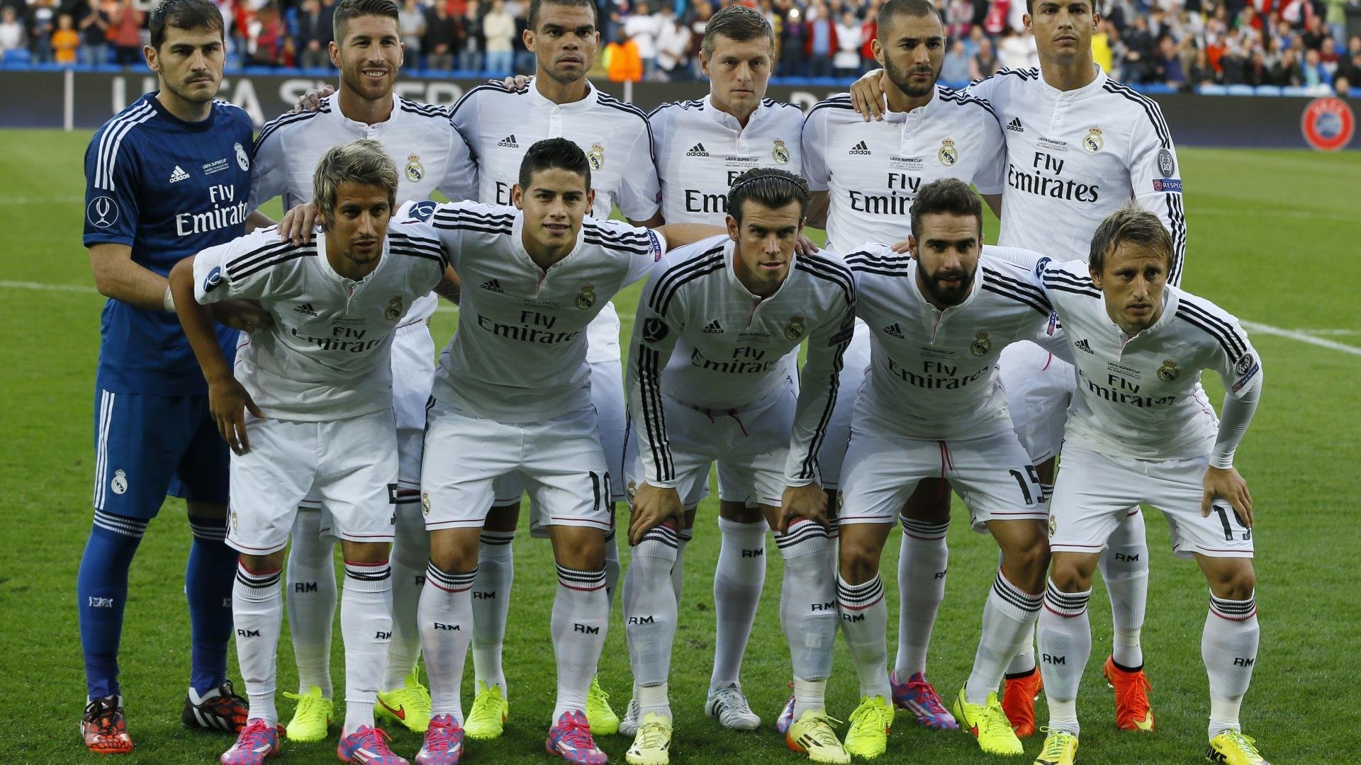 舞台越大越强，范戴克在AC米兰对阵阿森纳的巅峰对决中闪耀