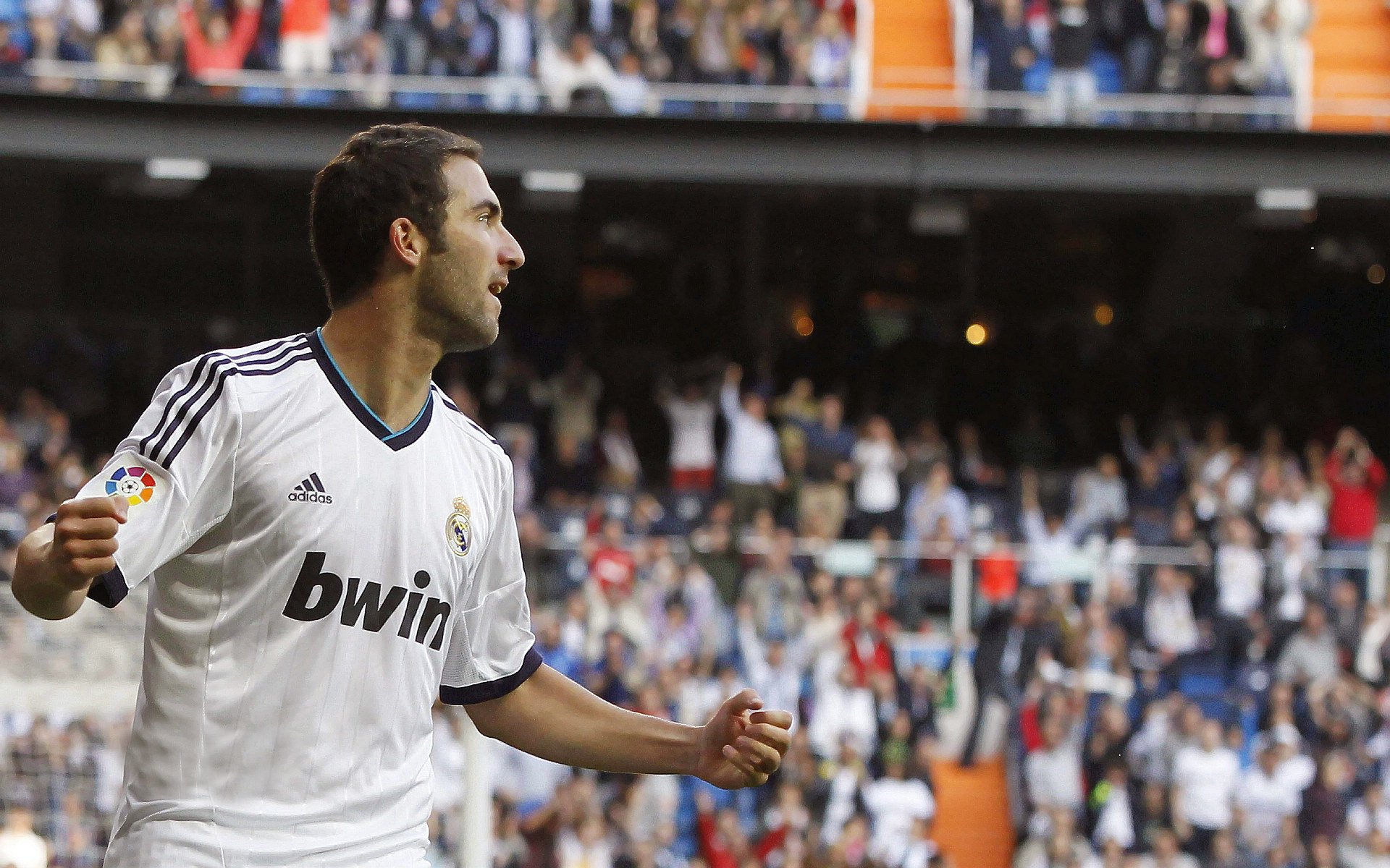 塞维利亚VS曼联，战术博弈下的意外主角，基米希赛后评分拉满引发热议